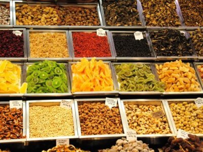 Tại sao trái cây sấy khô nhập khẩu được nhiều người yêu&nbsp;thích?